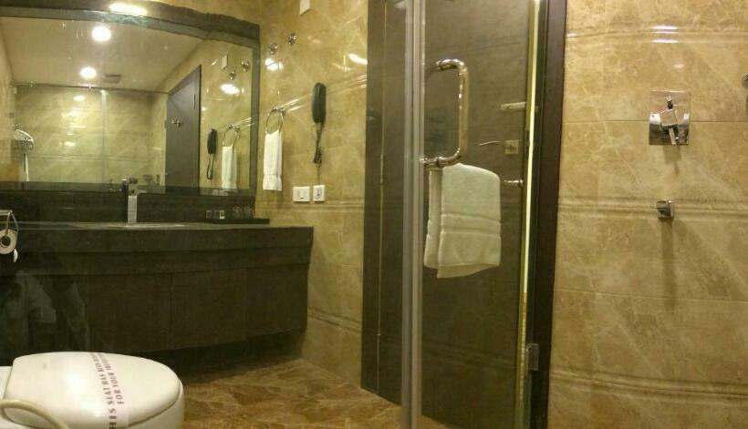 חדר פרמיום, Patliputra Continental