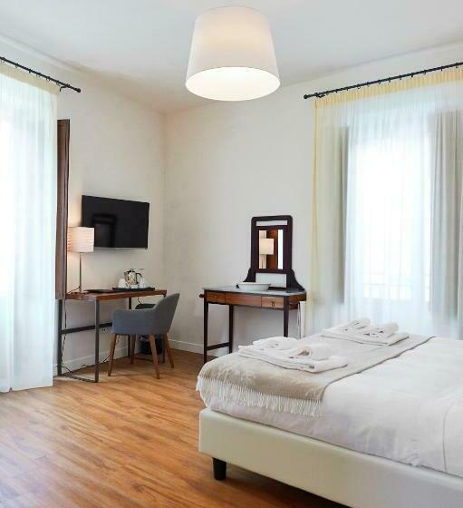 Junior Suite with Balcony, Sopra Le Mura