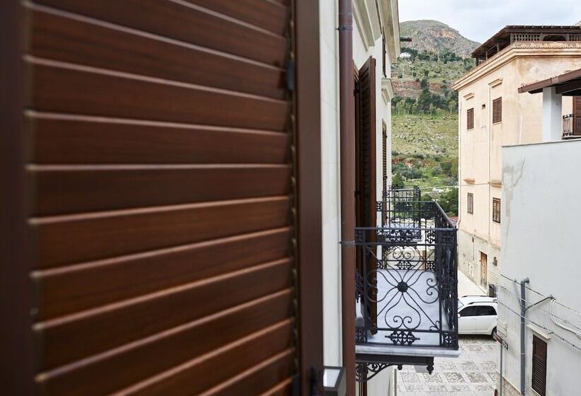 חדר סופריור, Sopra Le Mura