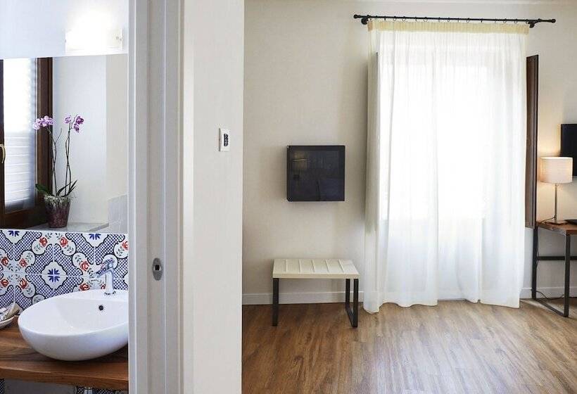 סוויטת ג'וניור עם מרפסת, Sopra Le Mura