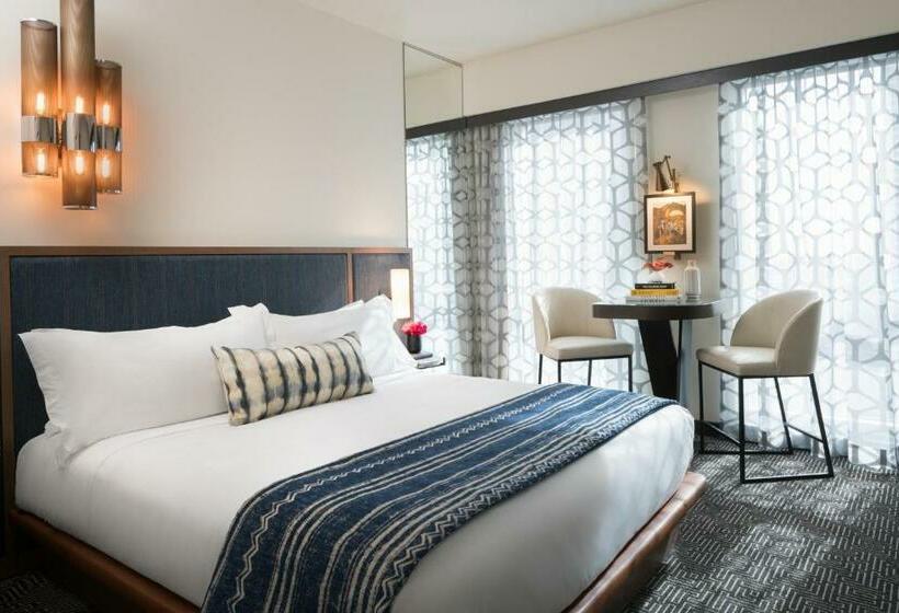 غرفة قياسية سرير كينج, The Troubadour Hotel New Orleans