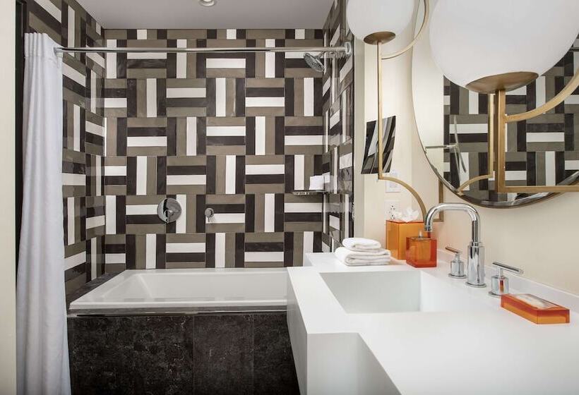 غرفه قياسيه سريرين مزدوجين, The Troubadour Hotel New Orleans