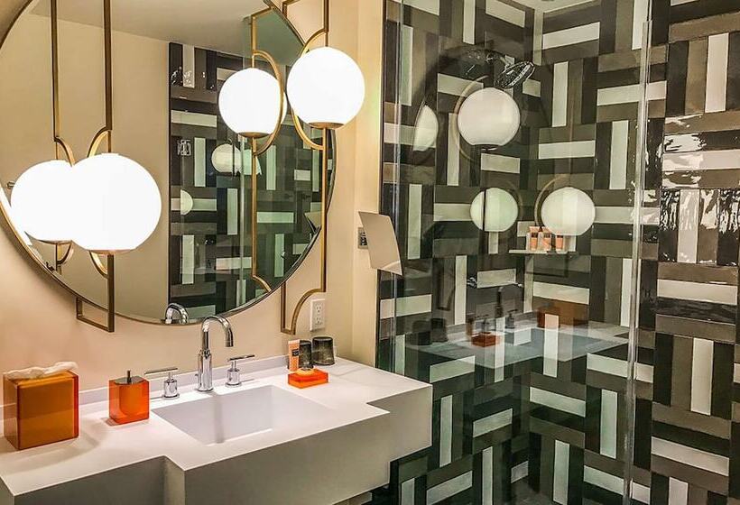 غرفه قياسيه سريرين مزدوجين, The Troubadour Hotel New Orleans