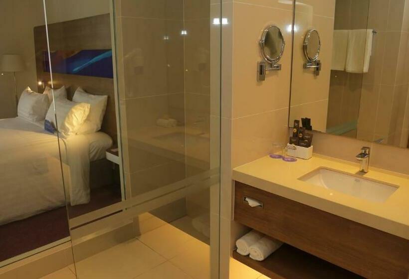 חדר דחוקס עם מיטת קינג, Novotel Taiping Perak