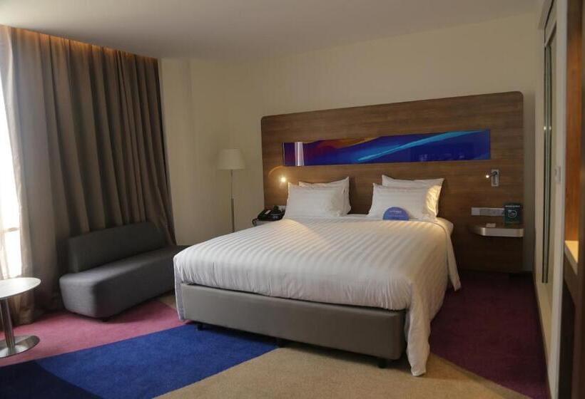 חדר סופריור עם מיטת קינג, Novotel Taiping Perak