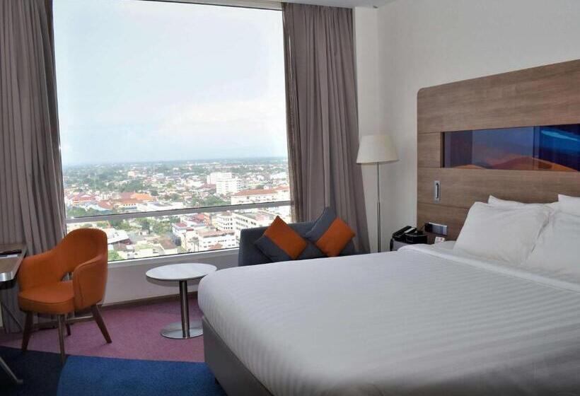 חדר סופריור עם מיטת קינג, Novotel Taiping Perak