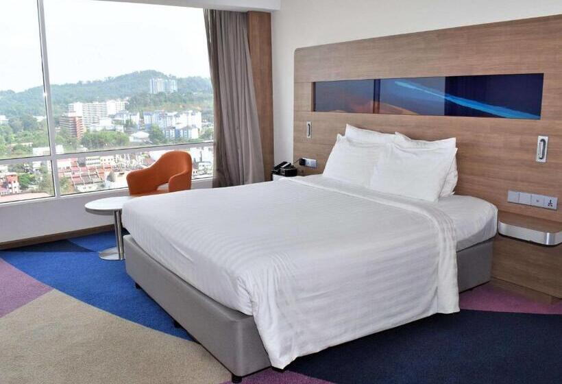 Номер Deluxe Кровать Кинг, Novotel Taiping Perak