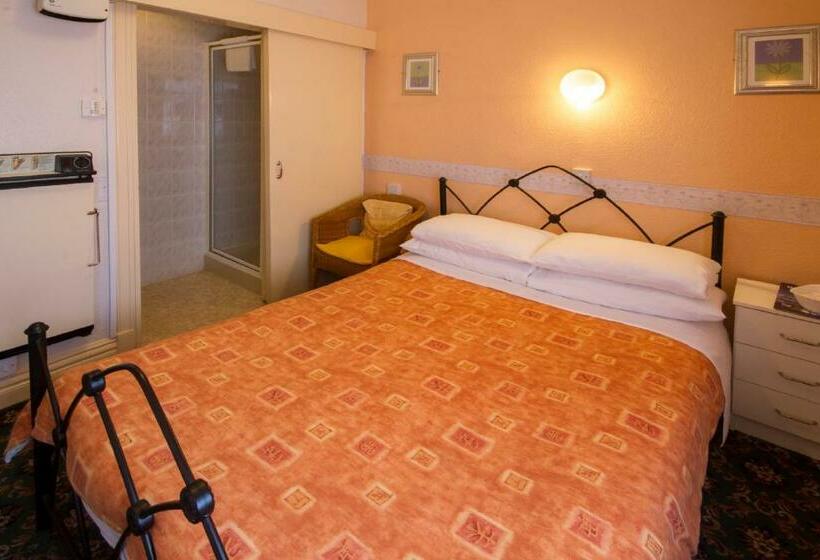 חדר סטנדרט, Brooklands Over 50 S Only