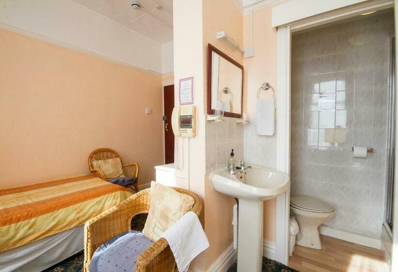 חדר סטנדרט, Brooklands Over 50 S Only