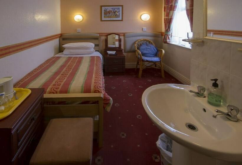 חדר סטנדרט, Brooklands Over 50 S Only