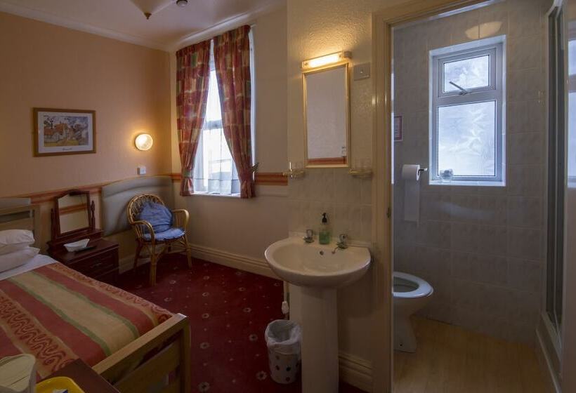 חדר סטנדרט, Brooklands Over 50 S Only