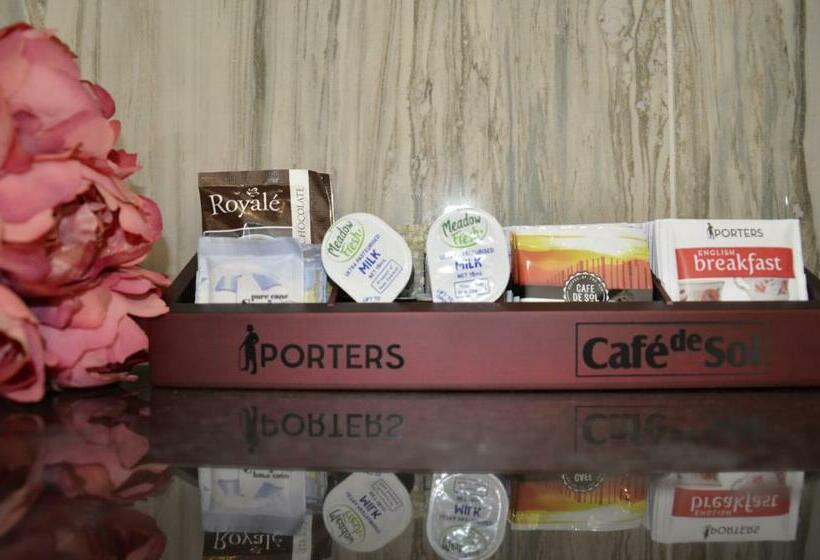 استودیوی استاندارد, Colombo Lodge