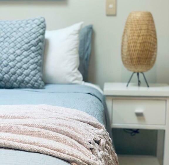 استودیوی استاندارد, Colombo Lodge