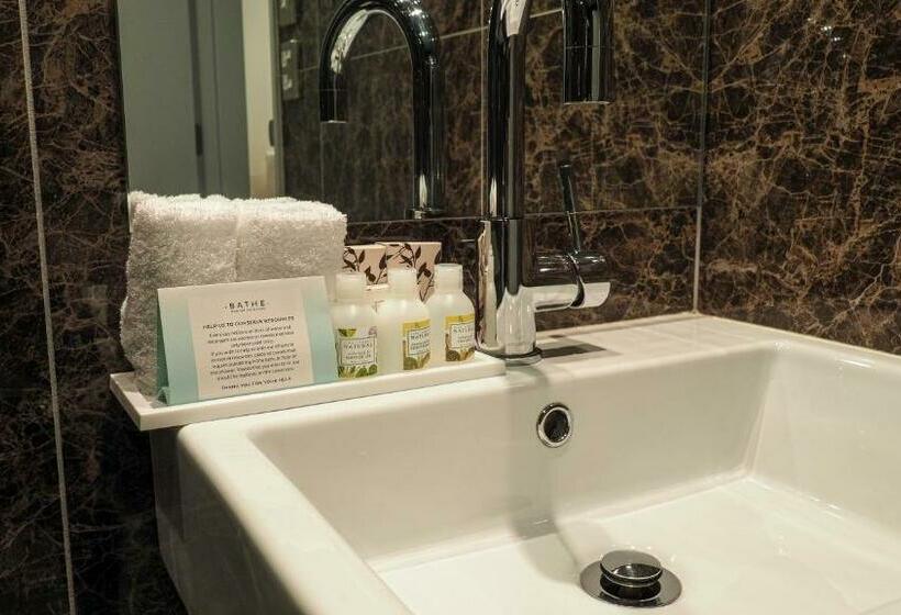 استودیوی استاندارد, Colombo Lodge