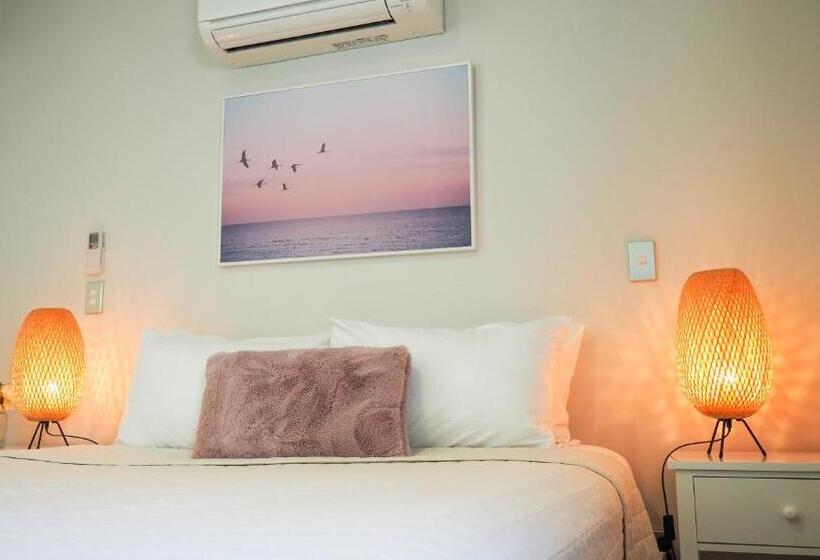 استودیوی استاندارد, Colombo Lodge