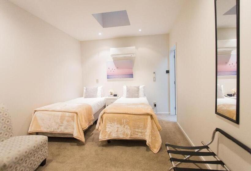 استودیوی استاندارد, Colombo Lodge