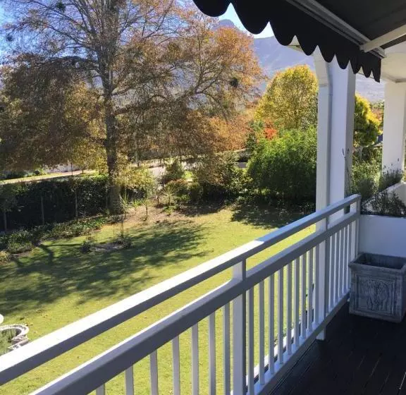 اتاق خانوادگی, Oude Berg Guesthouse 10 Caledon Street