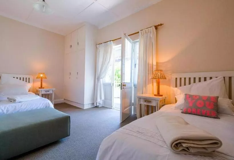 اتاق خانوادگی, Oude Berg Guesthouse 10 Caledon Street