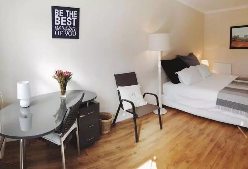 استودیوی استاندارد, Oude Berg Guesthouse 10 Caledon Street