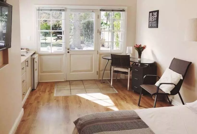 استودیوی استاندارد, Oude Berg Guesthouse 10 Caledon Street