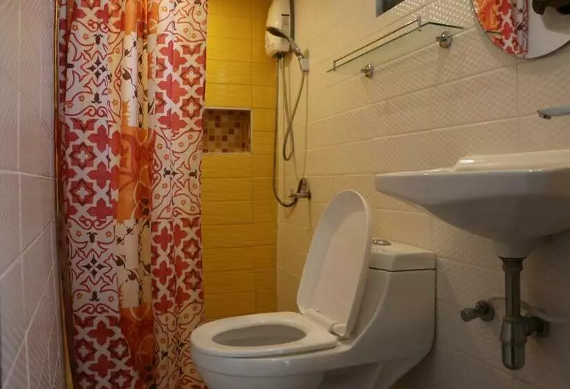スタンダードルーム, Noom Guesthouse