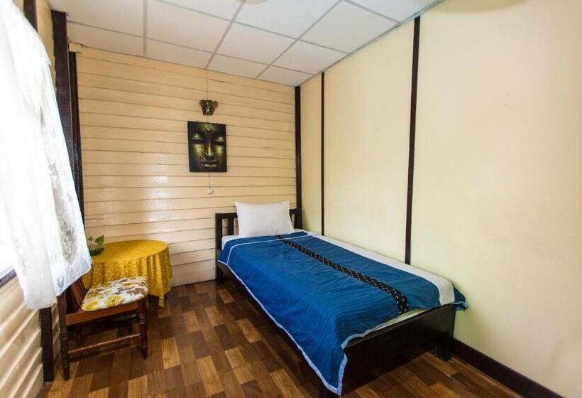 标准单人间共用浴室, Noom Guesthouse