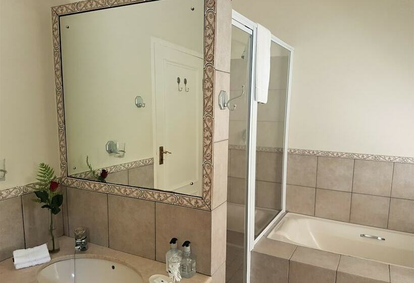 Номер Deluxe Кровать Кинг, Roseroc Boutique Guest House