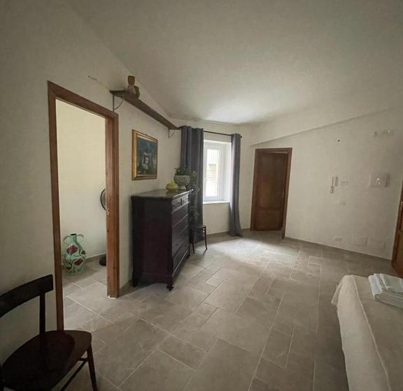 Номер Стандарт, Baroon Bistrot & B&b