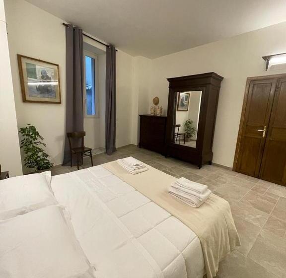 اتاق خانوادگی, Baroon   Bistrot & B&b