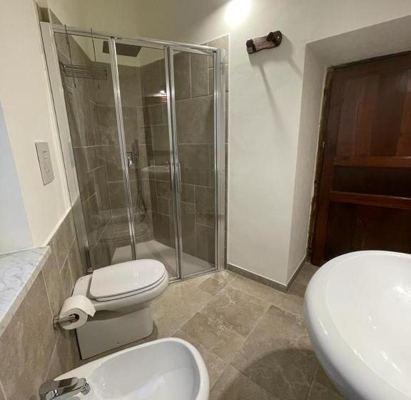 חדר משפחתי, Baroon Bistrot & B&b