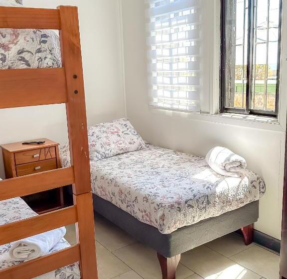 חדר סטנדרט לשלושה, Club House Concón