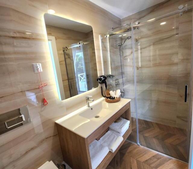 اتاق لوکس با چشمانداز باغ, Villa No 44