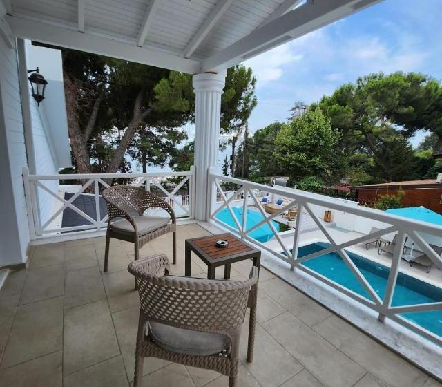 اتاق لوکس, Villa No 44