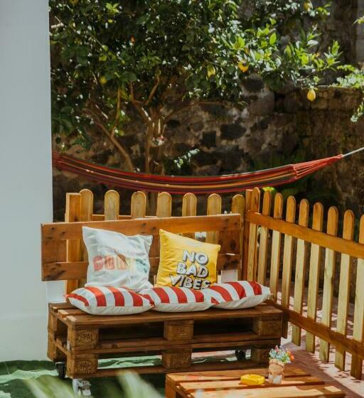 Номер Стандарт Вид на Сад, Lemon Tree Rooms