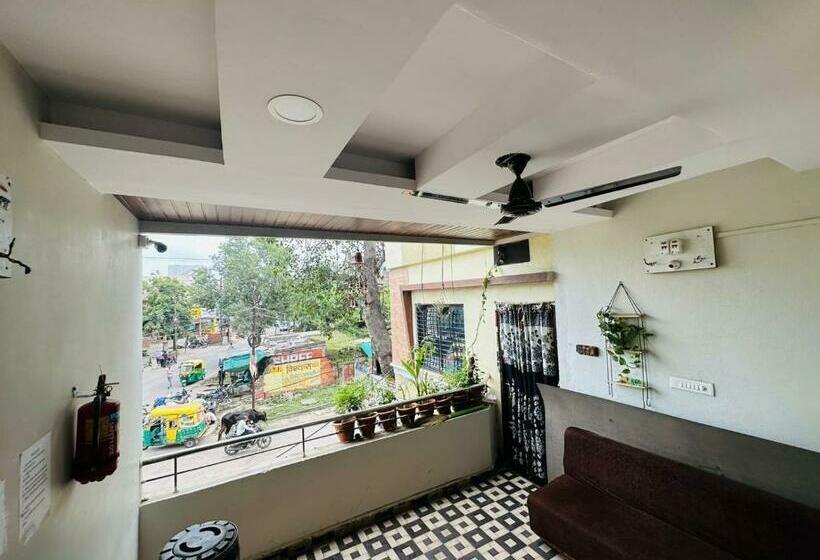 اتاق استاندارد با بالکن, Tanodiya Palace&