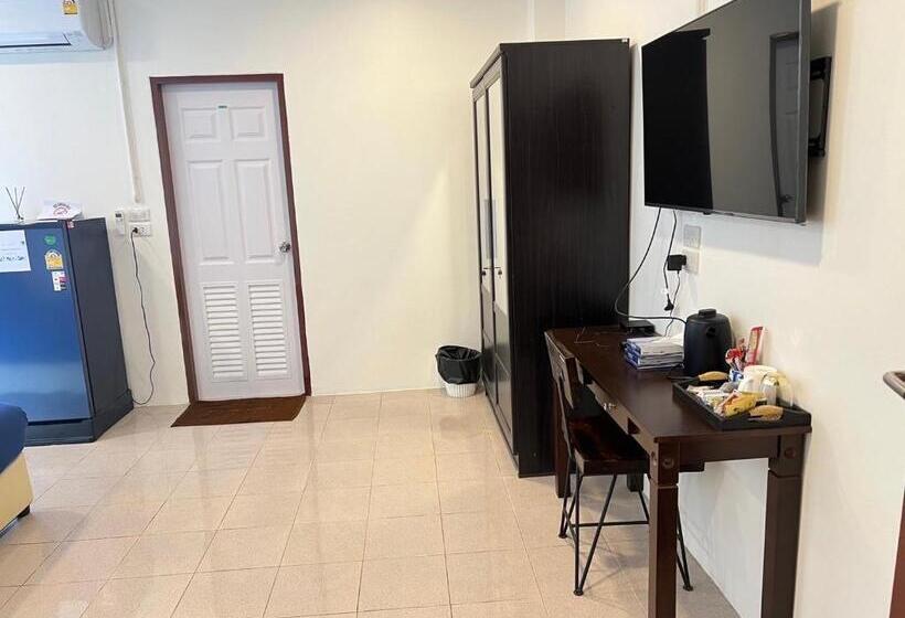 חדר סטנדרט, Ab House