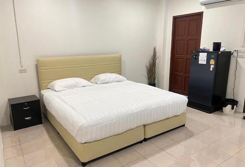 חדר סטנדרט, Ab House