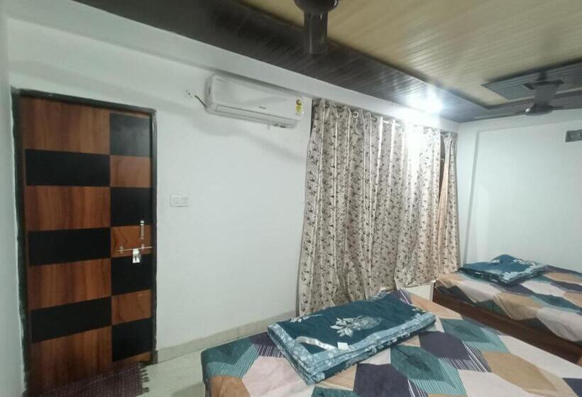 Standard Room with Balcony, Meera