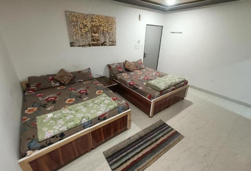 Quarto Estandar Vista Montanha, Meera