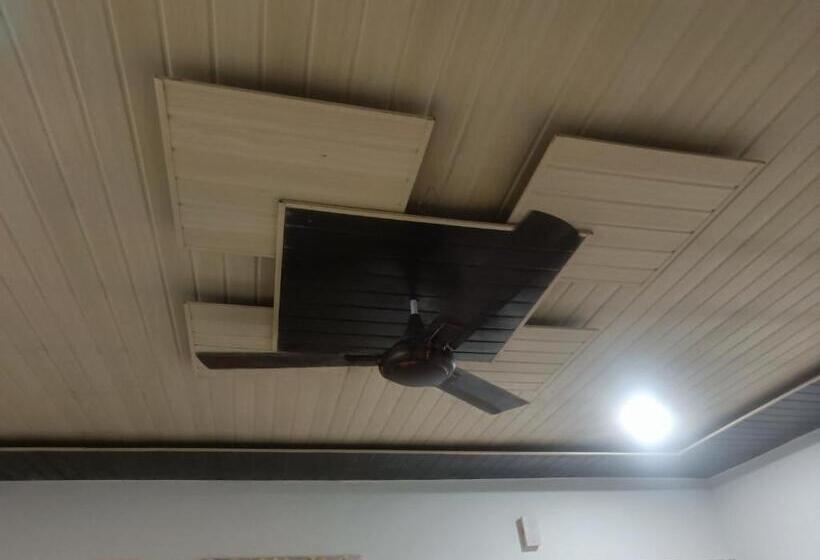 Quarto Estandar Vista Montanha, Meera