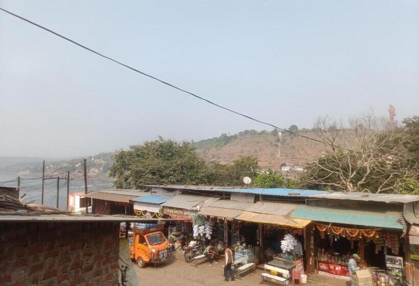 Quarto Estandar Vista Montanha, Meera