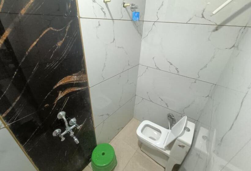 Quarto Estandar com Sacada, Meera