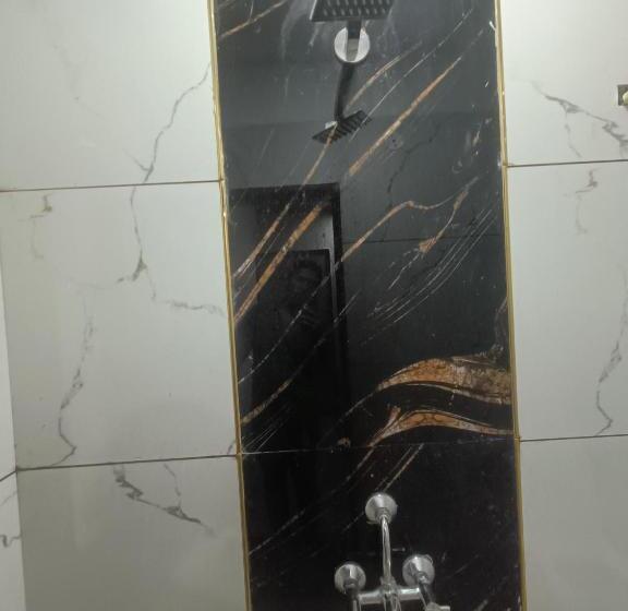 Quarto Estandar com Sacada, Meera