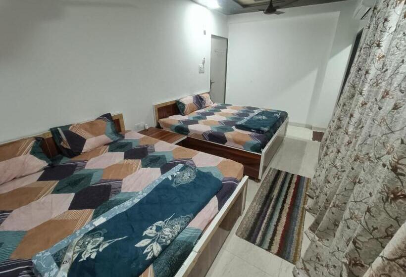 Quarto Estandar com Sacada, Meera