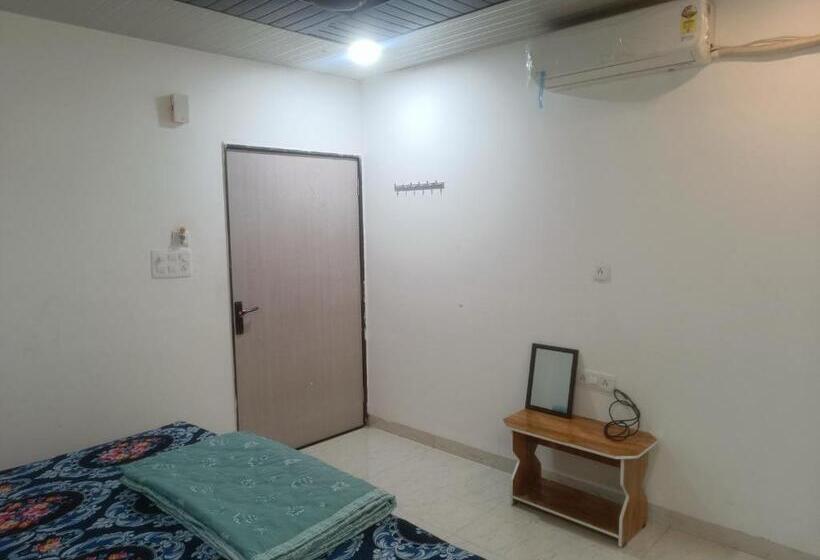 Quarto Estandar Vista Montanha, Meera