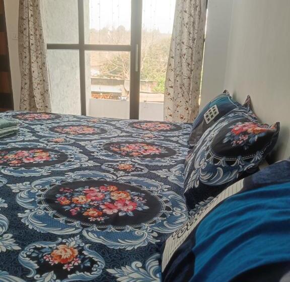 Quarto Estandar Vista Montanha, Meera