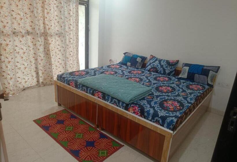 Quarto Estandar Vista Montanha, Meera