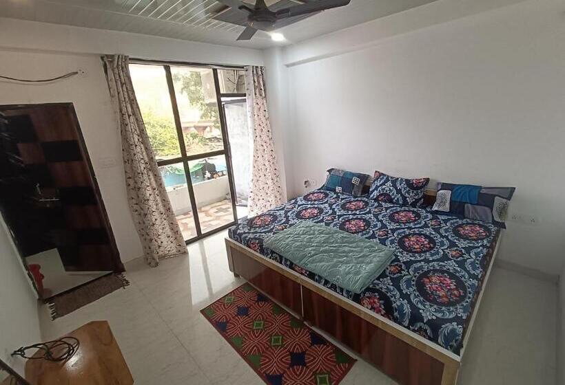 Quarto Estandar Vista Montanha, Meera