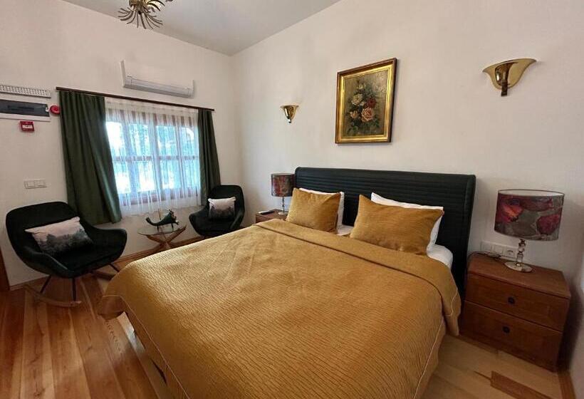 סוויטה נוף לבריכה, Portofino Urla Boutique