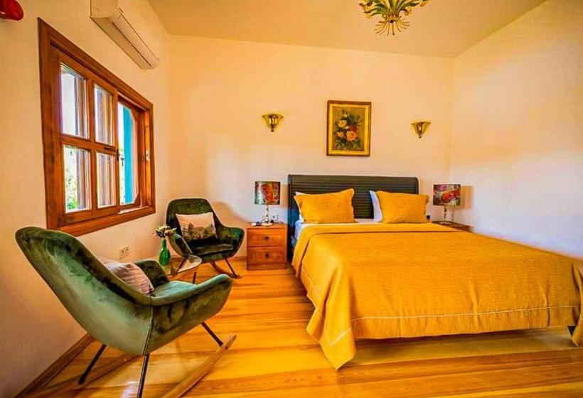 סוויטה נוף לבריכה, Portofino Urla Boutique